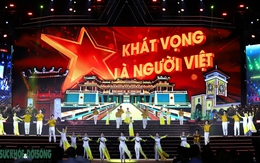 'Dưới cờ vinh quang' và khoảnh khắc đổi gác tại Lăng Bác lay động hàng vạn khán giả