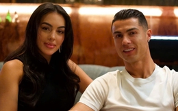 Cristiano Ronaldo cầu hôn bạn gái sau 8 năm hẹn hò và sống chung