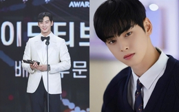 Cha Eun Woo 'hớp hồn' người hâm mộ trong bộ quân phục
