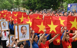 Tuổi trẻ cả nước vang khúc tráng ca ‘Tôi yêu Tổ quốc tôi’ trong lễ chào cờ