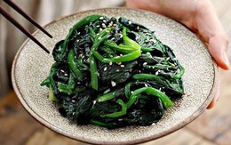 Loại rau ở chợ Việt nhiều sắt hơn thịt bò, chuyên gia Mỹ đánh giá bổ bậc nhất: Giúp kiểm soát đường huyết và thải độc gan hiệu quả