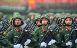 Những mẫu súng trang bị cho các khối diễu binh Quân đội, Công an