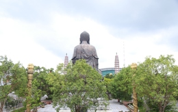 Cận cảnh đại tượng Phật bằng đồng với kích thước 'khủng' ở Ninh Bình