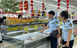 Khẩn: Chủ động phương châm '4 tại chỗ', không để thiếu hàng hóa trong bão số 5