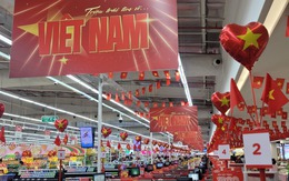 Kệ hàng, siêu thị phủ kín sắc đỏ cờ Tổ quốc chào mừng Quốc khánh 2/9