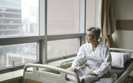 Cả đời tập trung cho sự nghiệp, tuổi già của cụ ông giàu có chỉ còn lại nỗi cô độc