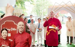 Chú rể Tây vượt thử thách rước cô dâu Hà Nội, quan viên hai họ cười nghiêng ngả