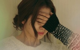 Sau khi mẹ chồng mất, tôi lật tấm đệm thì phát hiện bí mật chấn động