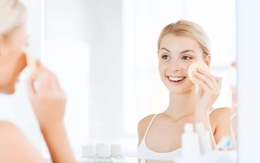 Có nên tẩy trang cho làn da dầu, mụn không?