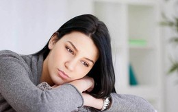 Mở cửa phòng mẹ chồng lúc đêm muộn, tôi chết lặng nhận ra mình đã quá vô tâm
