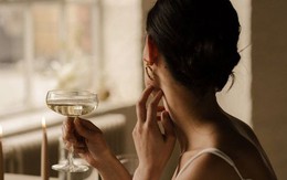 Bước sang tuổi 50 tôi mới hiểu vì sao mình giàu mà vẫn khổ, xinh đẹp mà chồng vẫn hờ hững