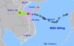 Chiều tối 30/8, bão số 6 đi vào đất liền từ Hà Tĩnh đến Quảng Trị