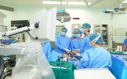 Xúc động câu chuyện con trai 19 tuổi hiến một phần gan cứu bố