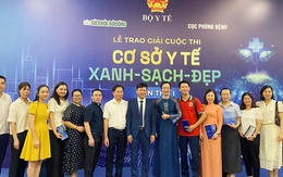 Không khí rộn ràng trước giờ diễn ra Lễ trao giải cuộc thi 'Cơ sở Y tế Xanh - Sạch - Đẹp'