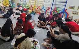 Trường mẫu giáo ở Ba Đình mở cửa đón người dân nghỉ qua đêm xem diễu binh