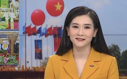 BTV Khánh Trang VTV vừa trở lại Bản tin Thời sự 19h sau hơn 1 tháng vắng bóng sống trong căn nhà không thể thiếu sắc hoa