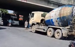 Hà Nội: Điều tra vụ nữ sinh lớp 10 bị ngã văng ra đường sau va chạm với xe bồn khiến người dân bức xúc