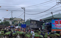 Cận cảnh hiện trường vụ xe tải đâm vào chợ chuối khiến nhiều người thương vong ở Quảng Trị