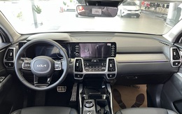 Giá lăn bánh Kia Sorento hybrid giảm sốc tới 400 triệu đồng, xả kho rẻ chưa từng thấy, chuẩn SUV hạng D rẻ nhất phân khúc