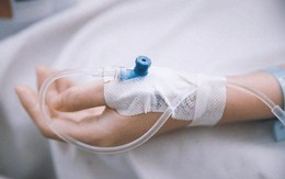 Người phụ nữ 60 tuổi bị sốc phản vệ do uống thuốc theo cách này