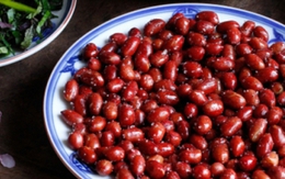 Vì sao nên rửa lạc trước khi rang?