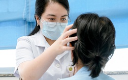 Người phụ nữ 29 tuổi ở Hà Nội nhập viện gấp sau khi tẩy nốt ruồi ở chỗ người quen