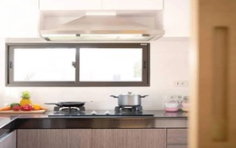 Cửa sổ bếp đối diện bếp phạm phong thủy và cách hóa giải hiệu quả