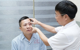 Người đàn ông 33 tuổi phải nhập viện sau khi chơi cầu lông