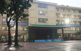 Ngập lụt khắp Hà Nội, hàng loạt trường linh hoạt bố trí bữa ăn, chỗ ngủ cho học sinh
