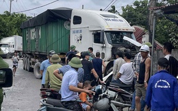 Tài xế container bị điện giật tử vong sau khi điều khiển xe đâm vào cột điện