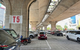 Cận cảnh những 'quả bom nổ chậm' dưới gầm cầu ở Hà Nội