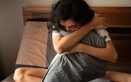 Tin nhắn giữa chồng và bạn thân hé lộ bí mật khiến vợ 5 năm không thể có con
