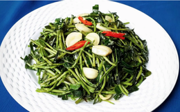 Loại cỏ dại mọc tua tủa sau mưa không ngờ là rau quý, nấu chung với con này rất ngon, không biết ăn quá tiếc