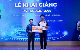Trao học bổng toàn phần cho nam sinh mất 4 người thân vụ lật tàu Hạ Long