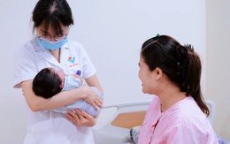 Cuộc chiến giành lại sự sống cho bé 2 ngày tuổi bị nhiễm trùng huyết sơ sinh