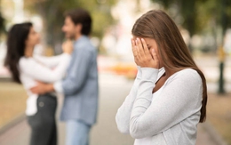 Chuyển đến biệt thự liền kề, tôi phát hiện chồng dan díu với mẹ đơn thân hàng xóm