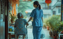 Sau 3 năm chăm mẹ, tôi nhẹ lòng khi đưa bà vào viện dưỡng lão