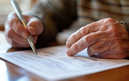 Bị dị nghị vì chăm bố chồng, con dâu nhận lại điều không ngờ trong di chúc