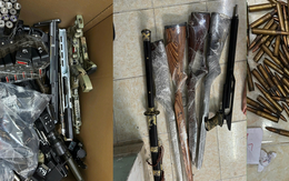 Khởi tố 13 bị can trong đường dây mua bán vũ khí quân dụng tại TPHCM