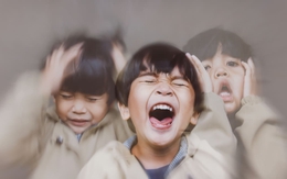 Khi con nổi loạn, mất kiểm soát: 5 câu nói 'thần kỳ' giúp xoa dịu trẻ và quy tắc S.T.O.P dành cho cha mẹ