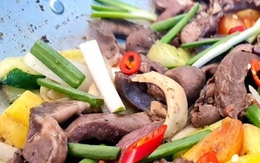 Bộ phận bổ nhất của con lợn được cho là bảo vệ nguồn sống mà ai cũng nên ăn, rất sẵn ở chợ Việt