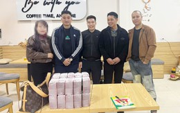 Phát hiện bao tải chứa 1 tỷ đồng ở ven đường