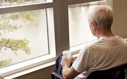 Tôi sống nhờ nhà con trai 8 năm, cố ý để lại 900 triệu cho con gái: Câu nói của con dâu khiến tôi lặng người