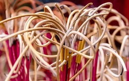 Tỉa chân nhang đón Tết 2026 vào ngày nào tốt nhất?