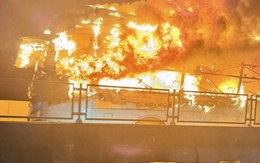 Xe giường nằm bốc cháy trên cao tốc, một hành khách tử vong