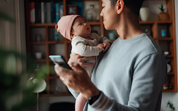 Thay vợ ở nhà chăm con, tôi thấy áp lực gấp 10 lần đi làm