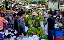 Đi chợ giáp tết Nguyên đán mua sao cho đủ, không ‘mỏi tay – cháy ví’