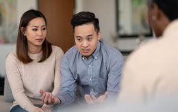 Không hiểu sao chồng tôi chê 'của cho là của nợ' mỗi khi bố mẹ chồng cho nhà cửa, cho tiền