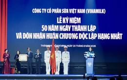 Vinamilk đón nhận Huân chương Độc lập hạng Nhất tại dấu mốc 50 năm