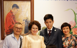 'Đợi một nụ cười': Hơn 10 năm bà nội đồng hành cùng cháu tự kỷ